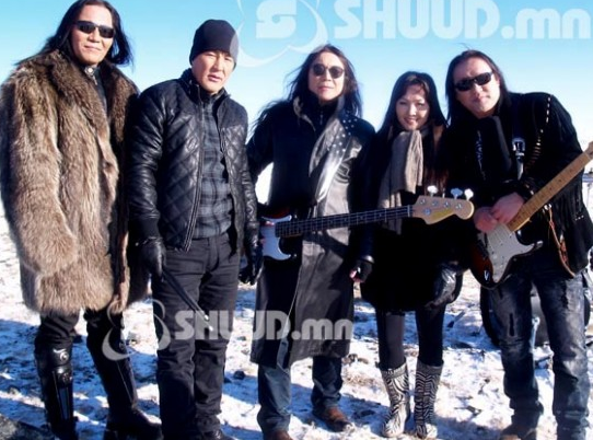 “Хурд” хамтлагийнхан “Ану хатан” киноны дууг дуулжээ